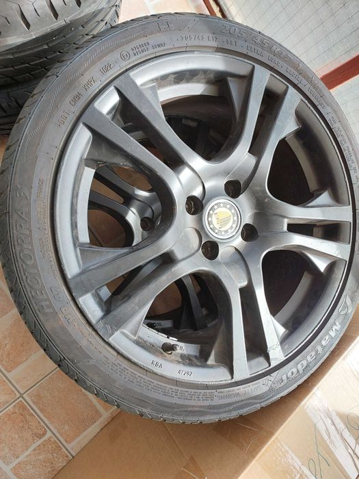 Roti jante aliaj Platin cu anvelope de vara 205/45 R17