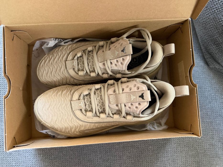 Дамски Маратонки Under Armour  37 номер, стелка 23,5