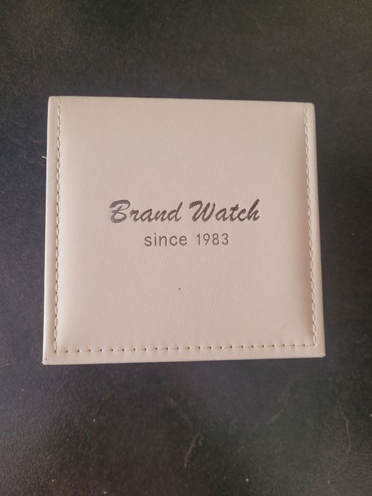 Часы наручные LOUEI JUELEN