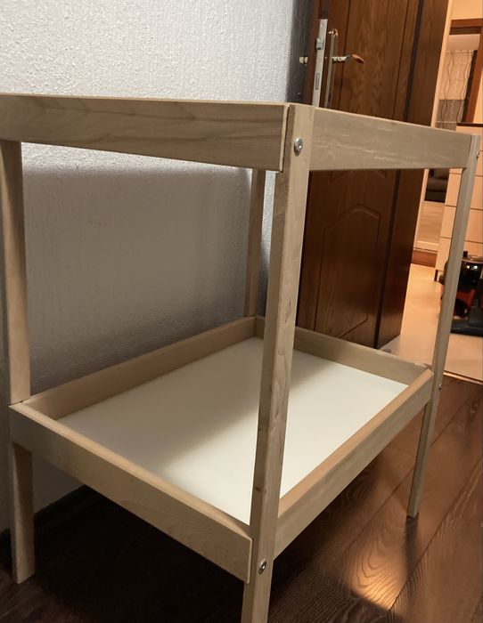 Маса за повиване SNIGLAR