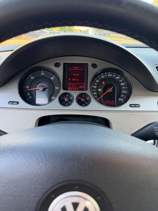 VOLKSWAGEN Passat 0 — imagine 3