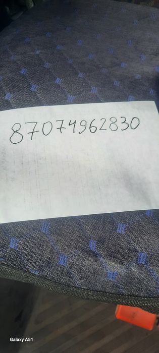 Продам  полугодовалых петухов.ов
