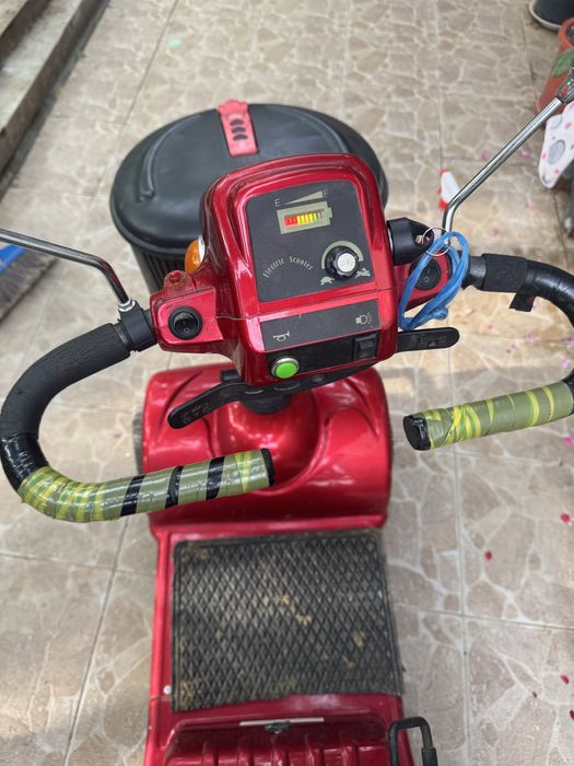 Carut scuter electric