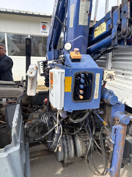 Nissan Atleon cu macara,basculabila