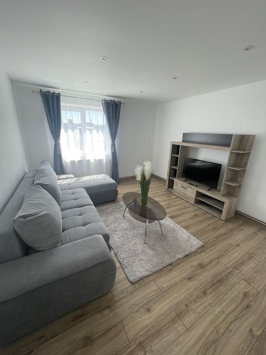 Apartament 3 camere , decomandat et 4/4 , orasul Filiasi .