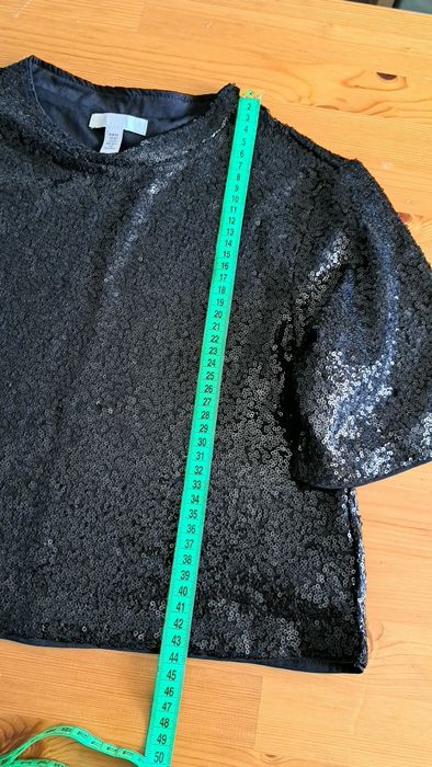 Top negru cu paiete, H&M, XS, nou fara eticheta
