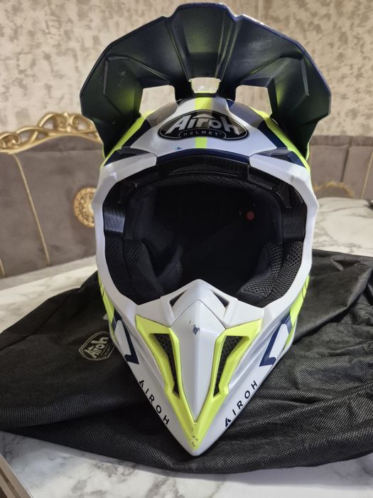 Мотокрос каска Airoh