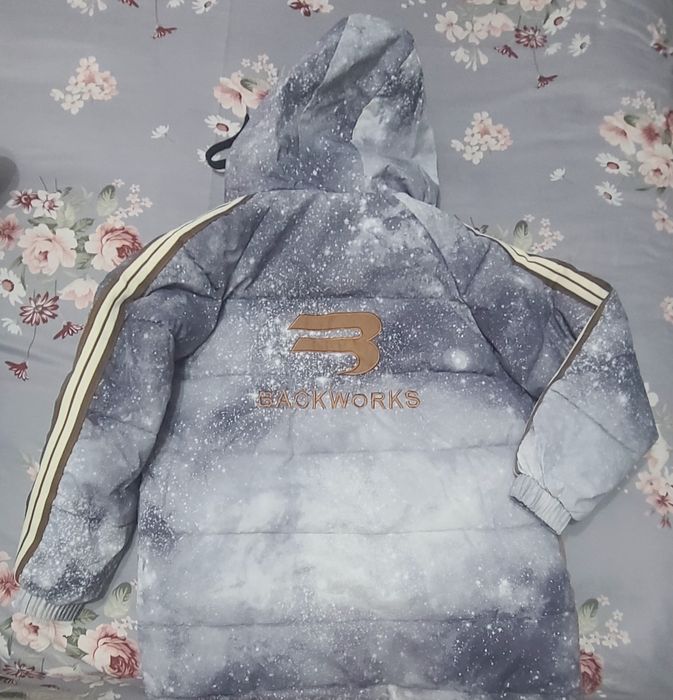 СИДКА!!! Продается Теплая куртка