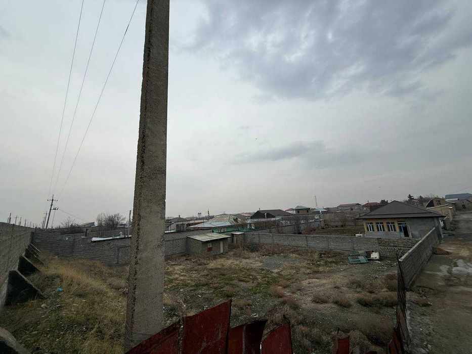 Продаются две дачи.  (площадь 17 соток).  107 000 $. (Возможен торг).