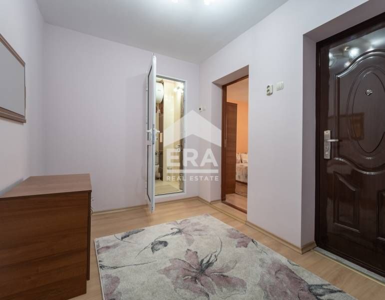 Триетажна градска къща в ж.к. Трошево, гр. Варна