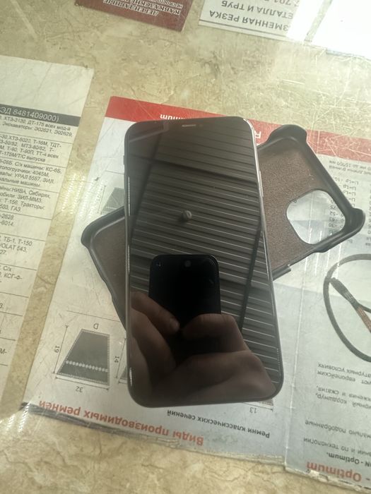 Продам айфон 11 на 128 гигов