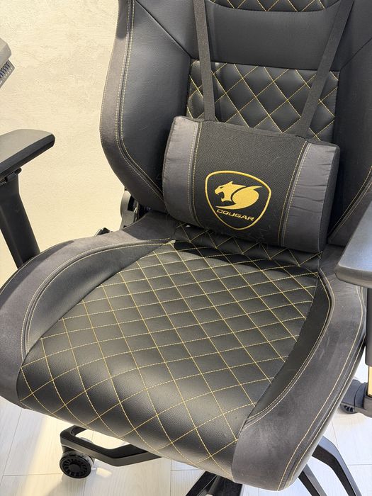 Продам игровое кресло Cougar Armor Titan Pro Royal Elite