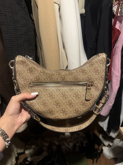 Оригинална чанта guess