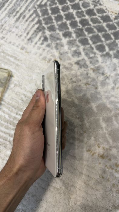 Продам iPhone XS