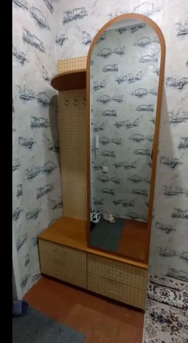 Вешалка в прихожую