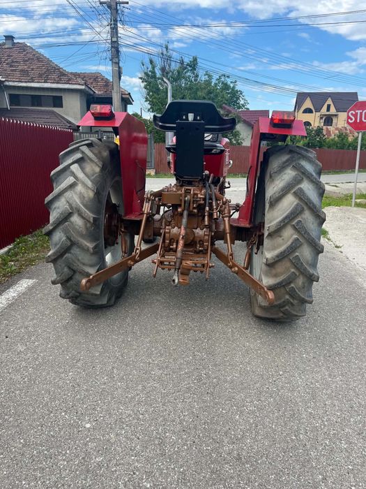 Vând tractor U550