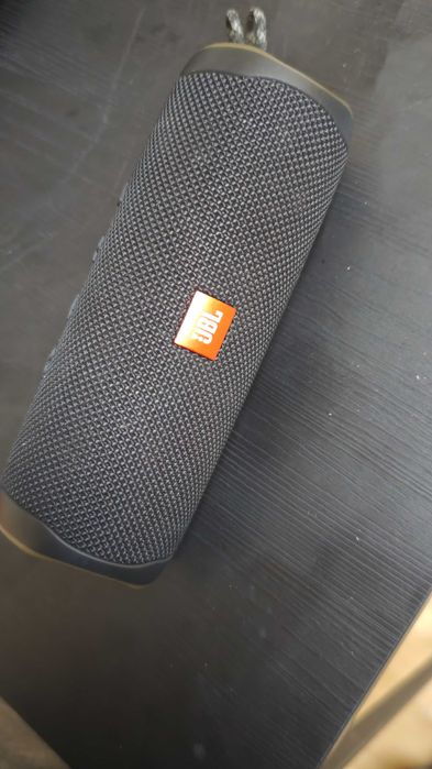 Оригинална колонка Jbl flip 5 black.