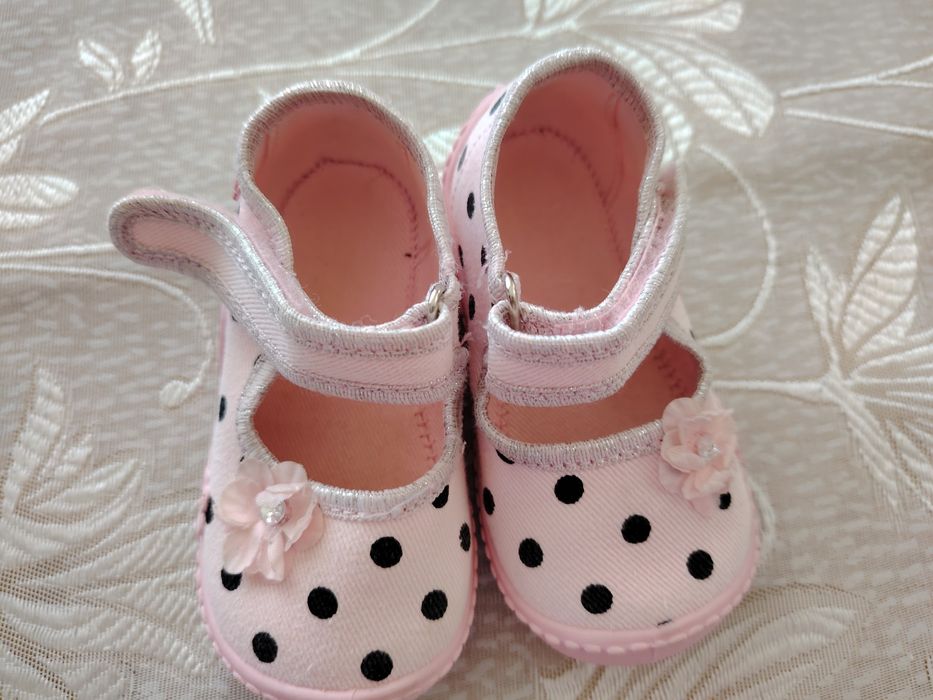 детски пантофки от 15 и 20 лв от 22 до 24 номер