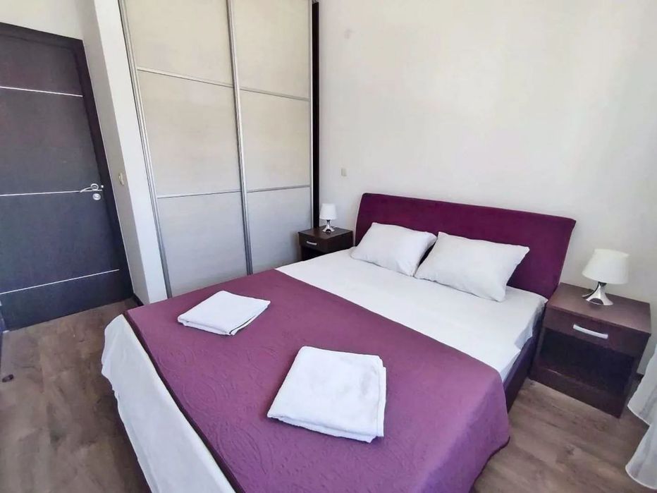 Двустаен апартамент в Банишора