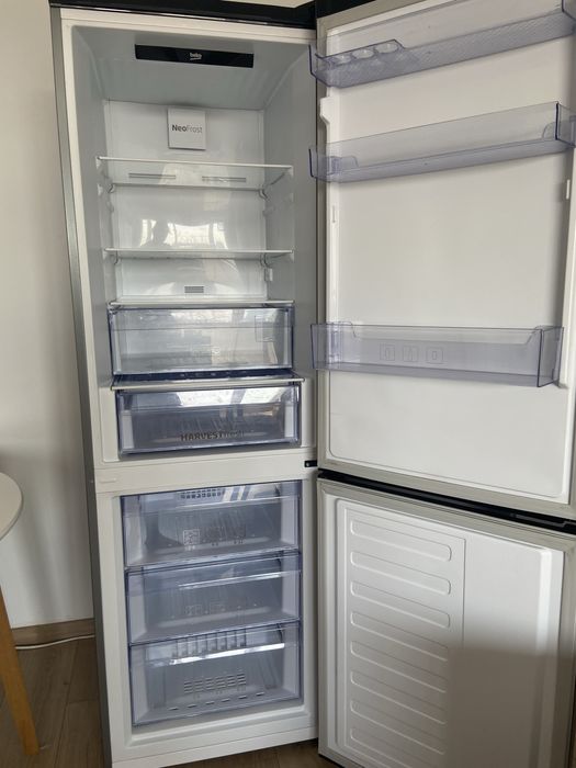 Combină frigorifică Beko RCNA366E40ZXBRN – Stare impecabilă