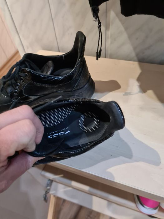 Спортни обувки от естествена кожа!