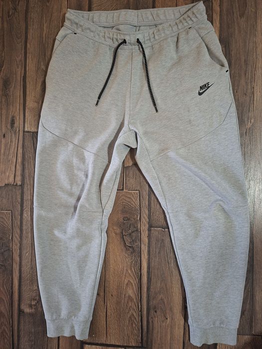 Сиво nike tech fleece долнище