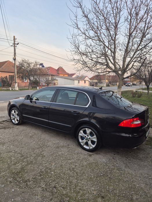 Skoda superb  2.0d 2011