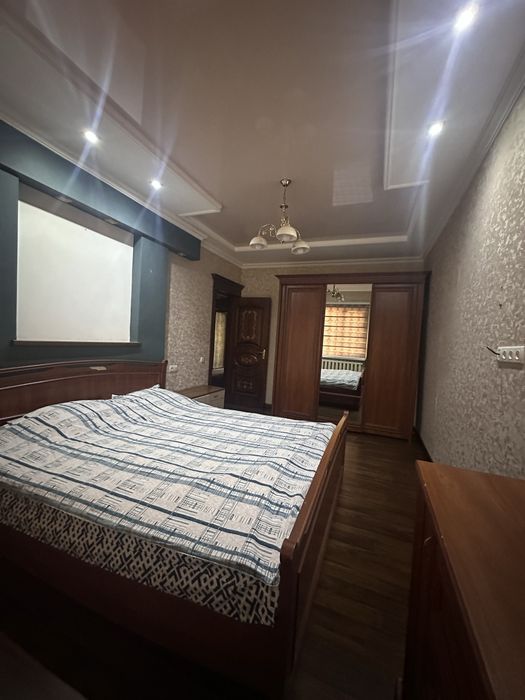 Сдается квартира 4комнатная своя  район яшнабад около паркенский базар