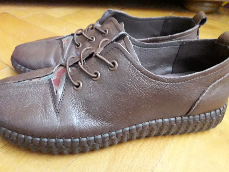 Vand pantofi din piele