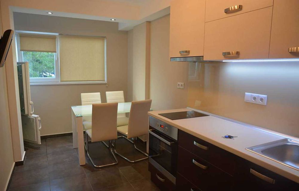 Дава се под наем Тристаен апартамент в Бургас, Лазур - 120 кв.м за 714 € - Снимка #4