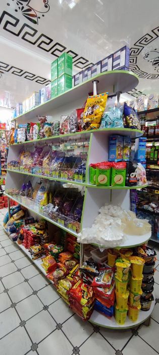 Do’kon uchun vitrina