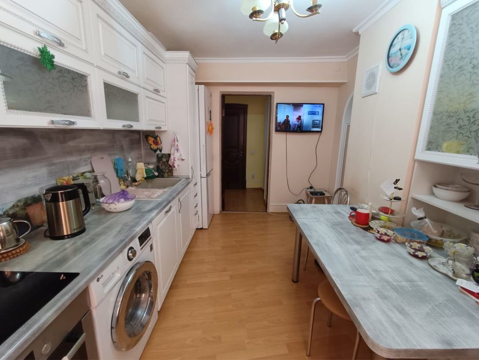 Продается 4 комнатная квартира