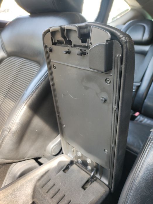 Подлакътник за Пежо-407