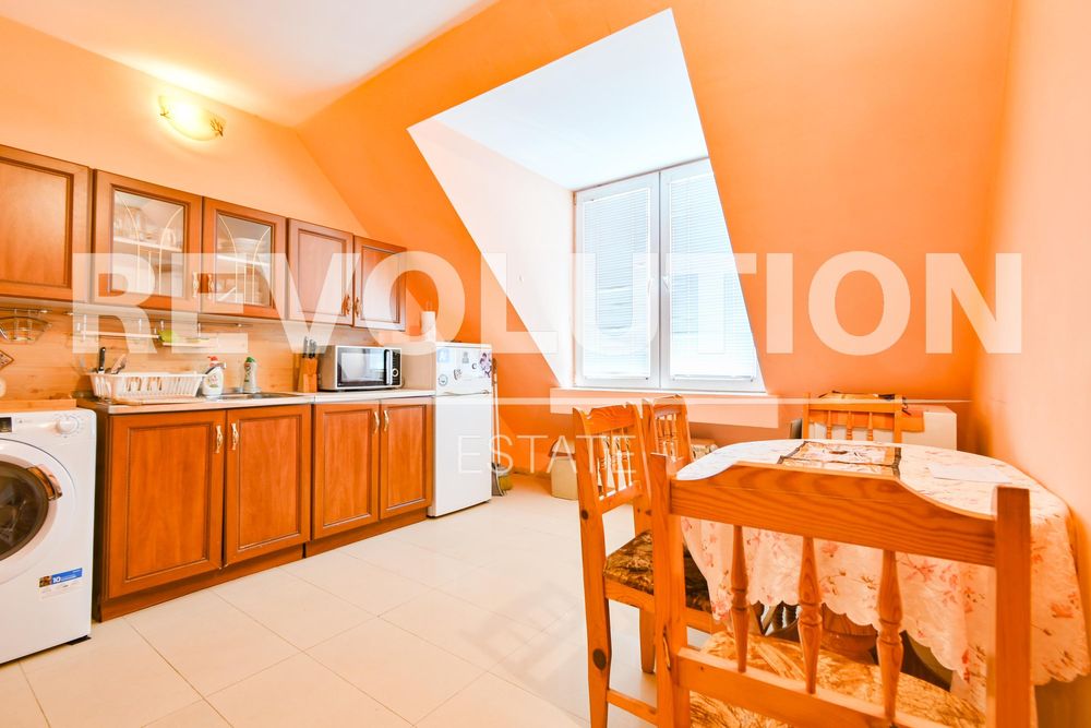 Дава се под наем Двустаен апартамент в София, Център - 70 кв.м за 550 € - Снимка #2