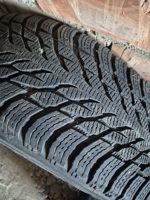 Шины зимние nokian