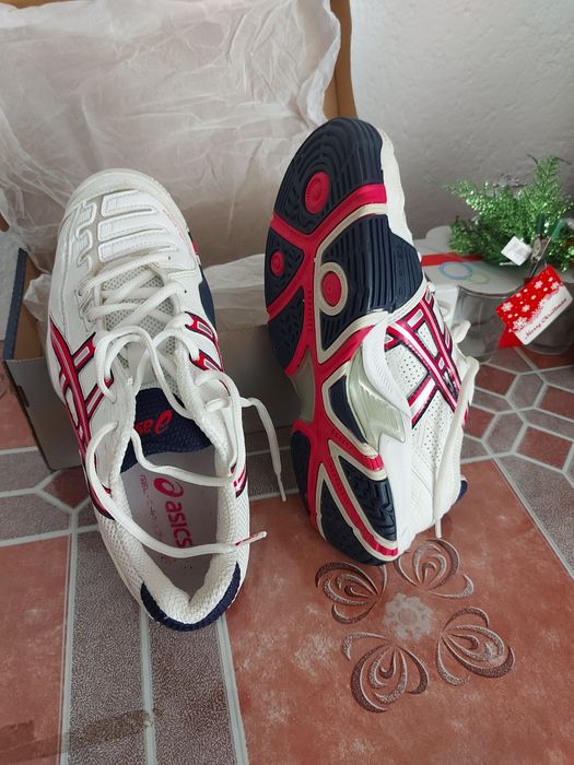 Дамски маратонки  Асикс  39 номер