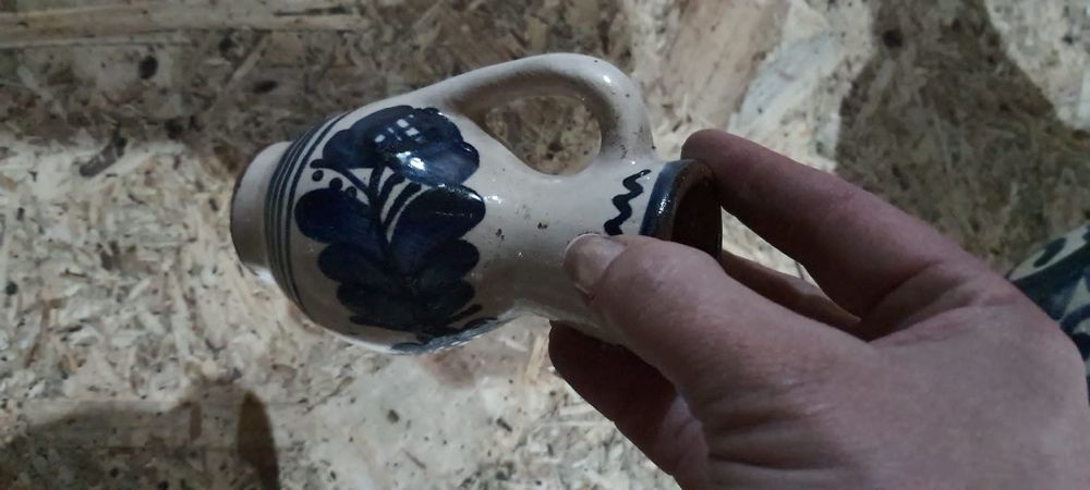 Vase traditionale romanesti de la expozitie