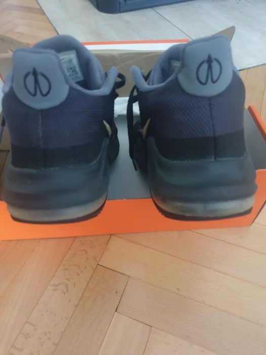 Маратонки Nike 42,5