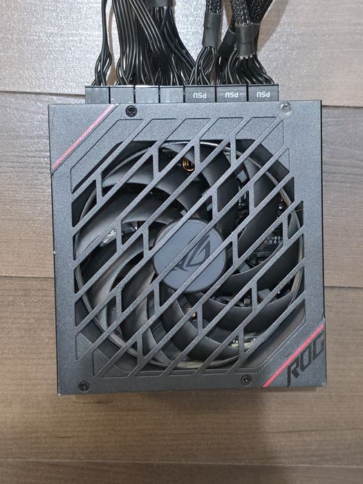 Sursa ASUS ROG Strix, 80+ Gold, 850W
