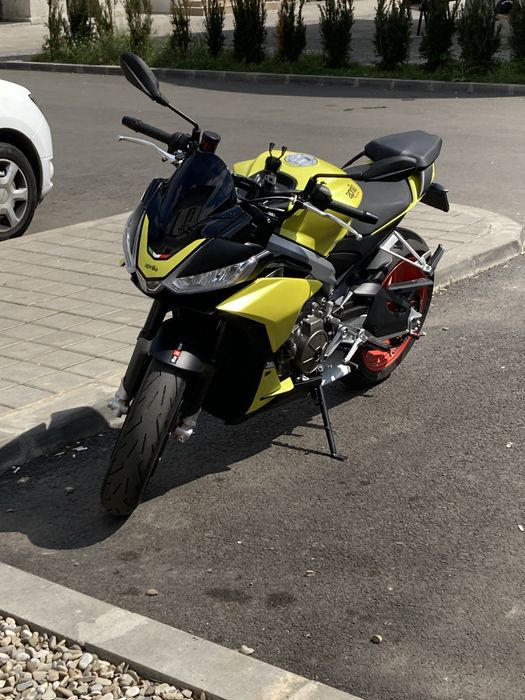 Motocicleta naked Aprilia Tuono 660