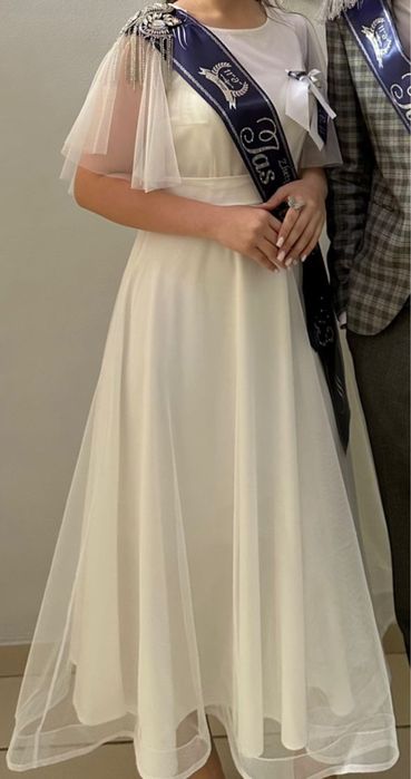 Белое платье на выпускной