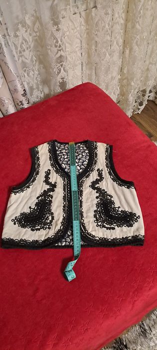 Vând vestă tradițională olteneasca de copii