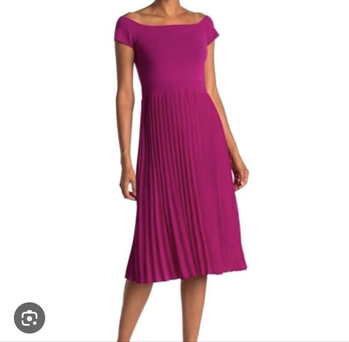 Нова рокля плисе на Ted Baker , размер С