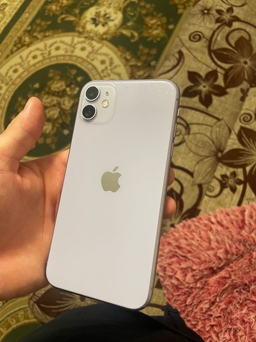 iPhone 11 и 12 телефон