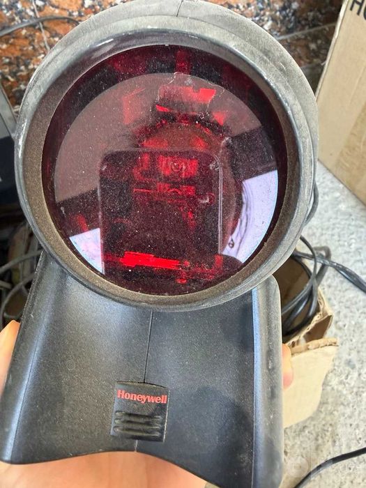 Kompyuyer monitor