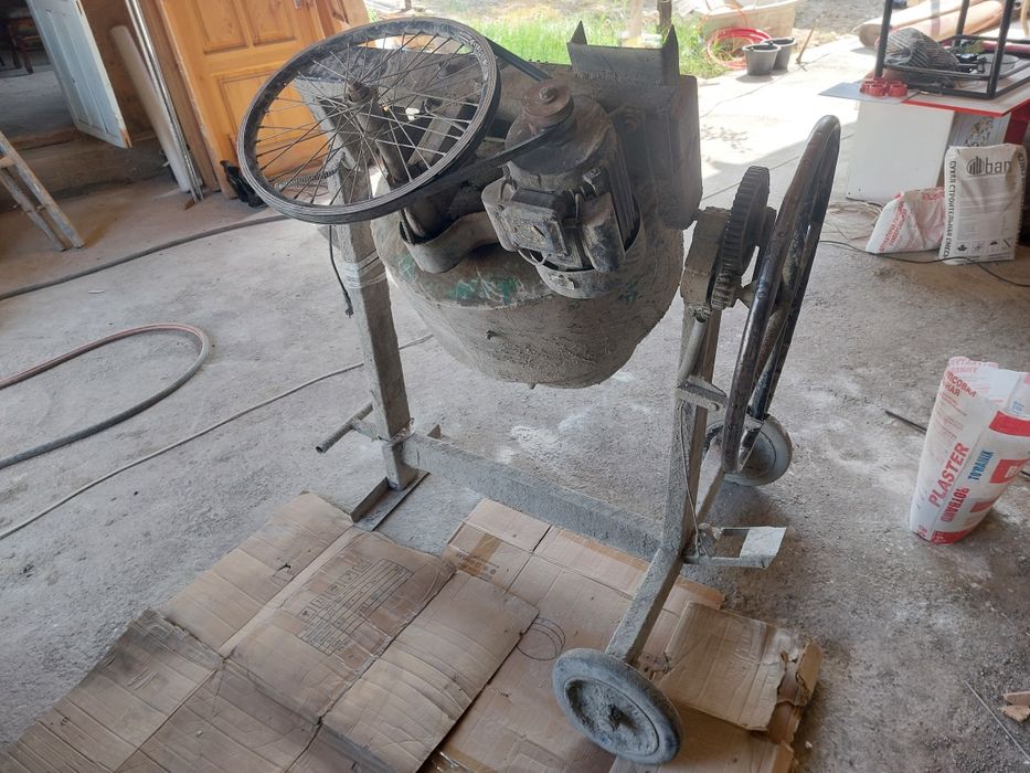 Betonmeshalkala srochna sotiladi 2 ta