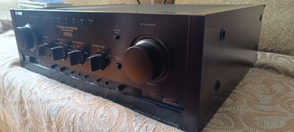 Sony 333ESG продам