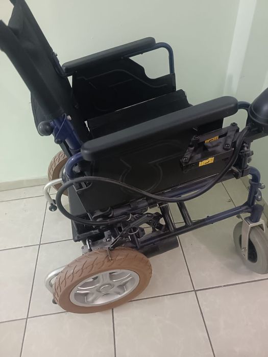 Электронная инвалидная коляска