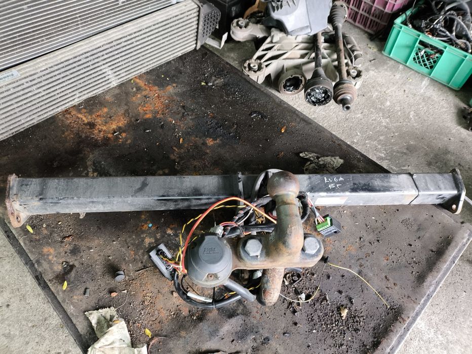 Теглич за Ford Kuga