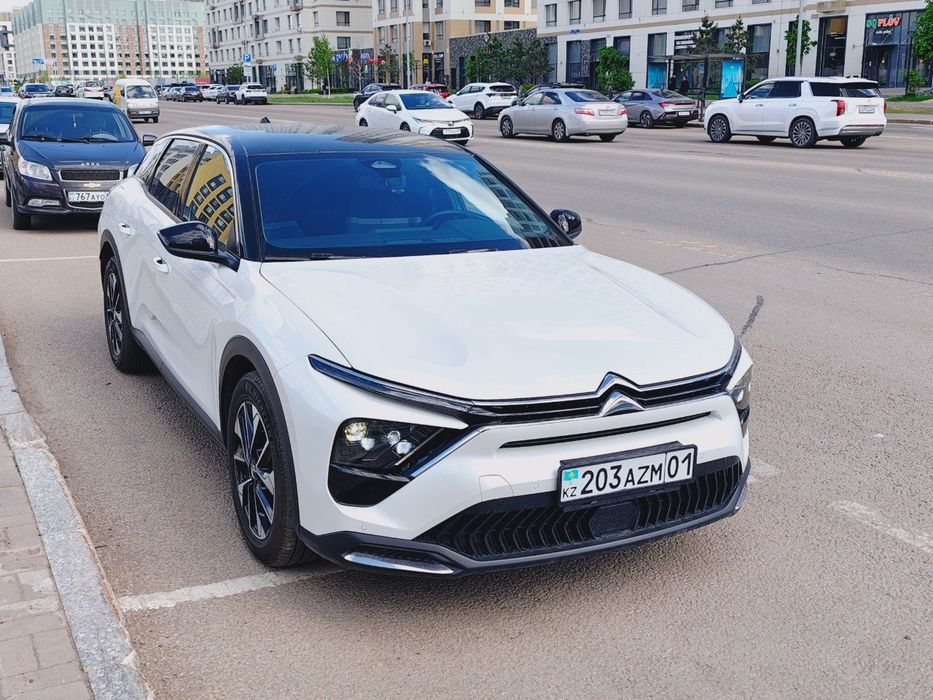 Автомобиль Ситроен С5 Х.